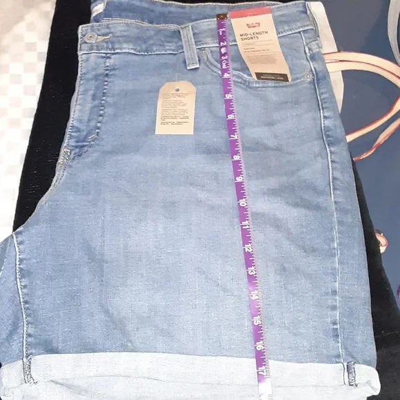 Levi's Women's Denim Mid Length Shorts Size 22W - Picture 3 of 8